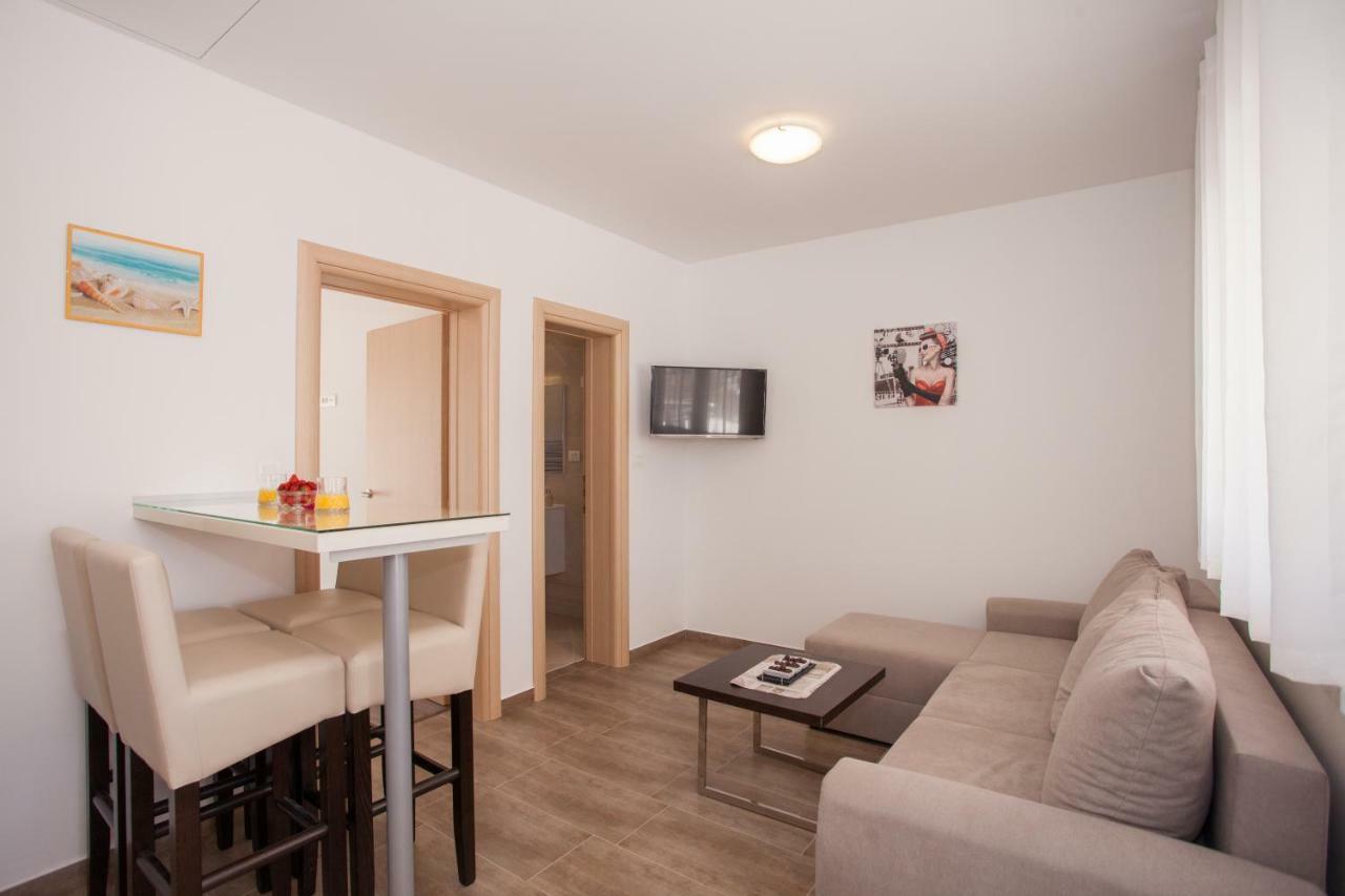 Apartments Mia Baška Voda Eksteriør billede