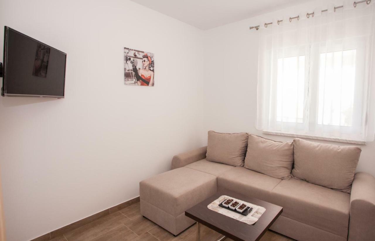 Apartments Mia Baška Voda Eksteriør billede