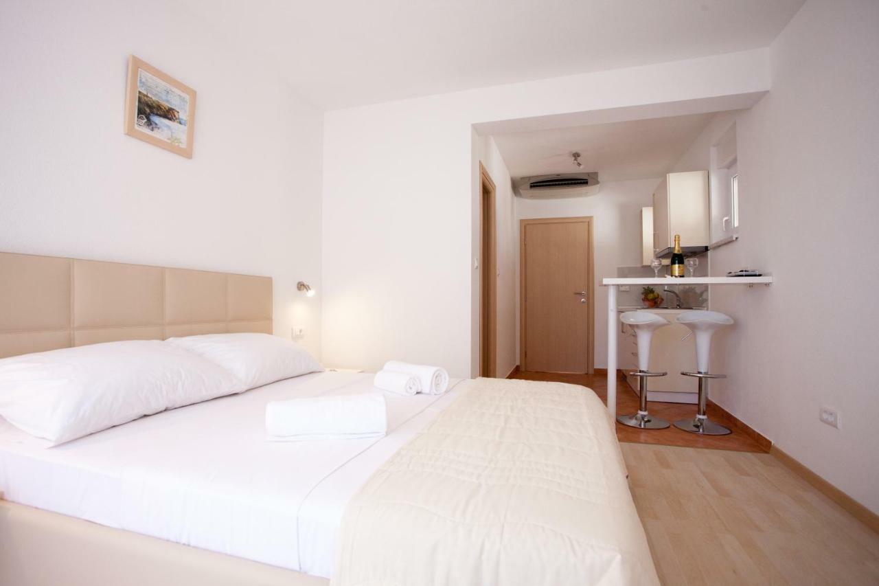 Apartments Mia Baška Voda Eksteriør billede